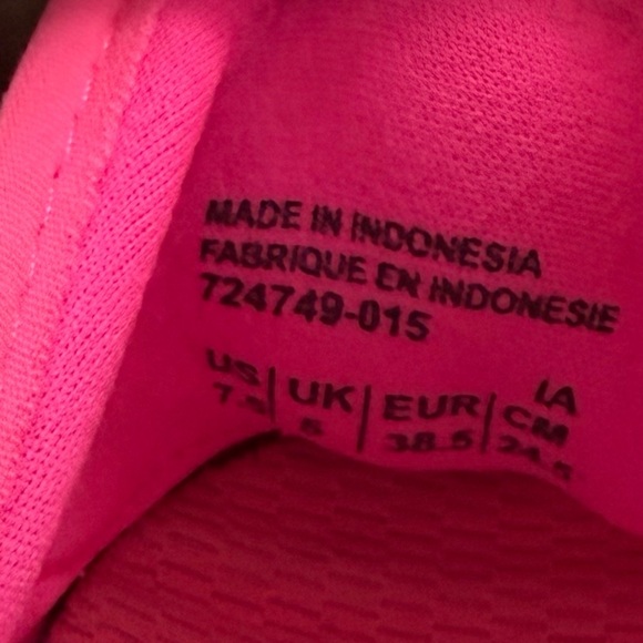 Gray and Pink Sneakers Lightweight Breathable Design - Size 7.5 - Picture 2 of 8